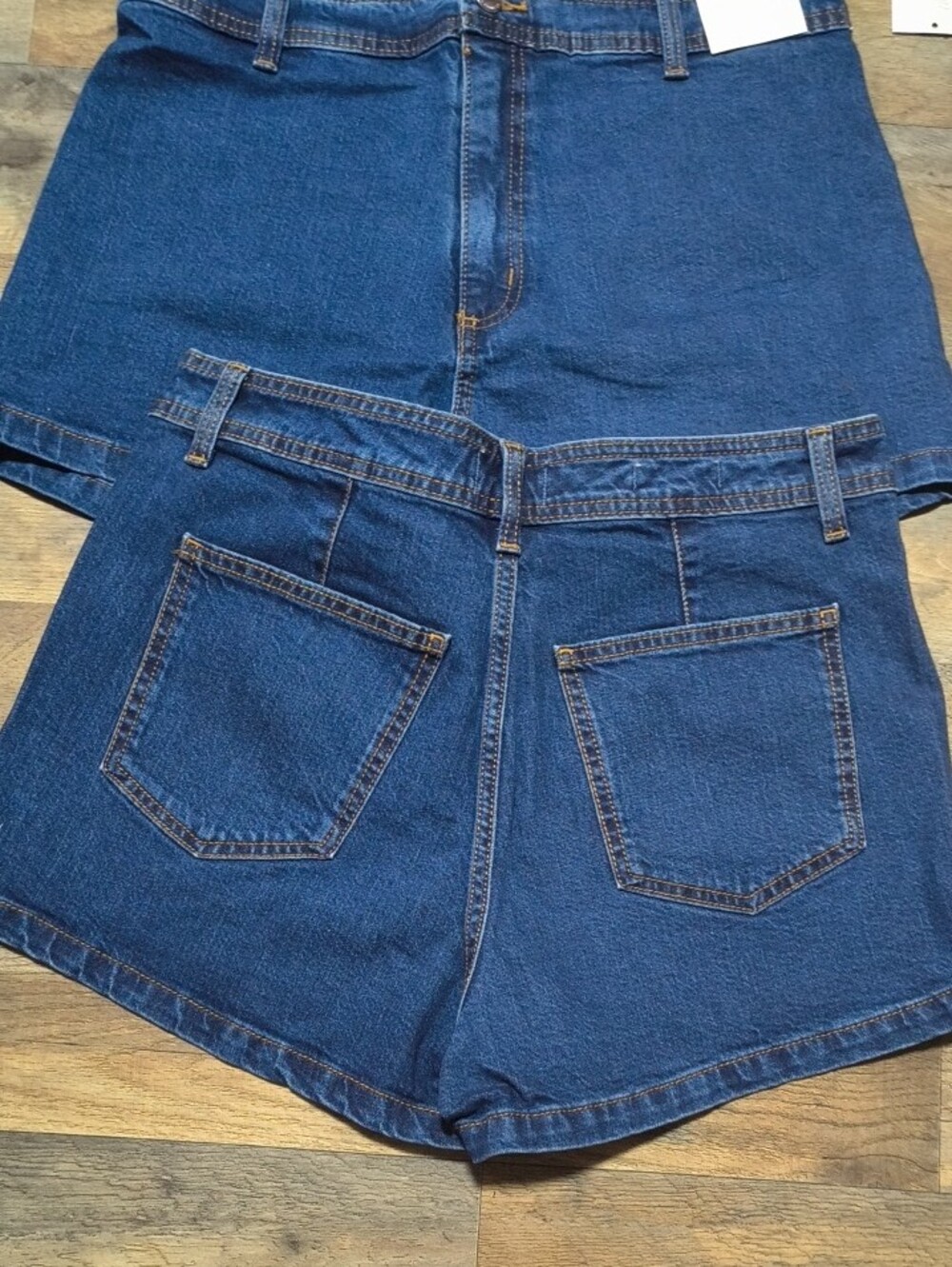 Universal Thread Women's Dark Blue Denim Shorts Trio - Picture 3 of 3
